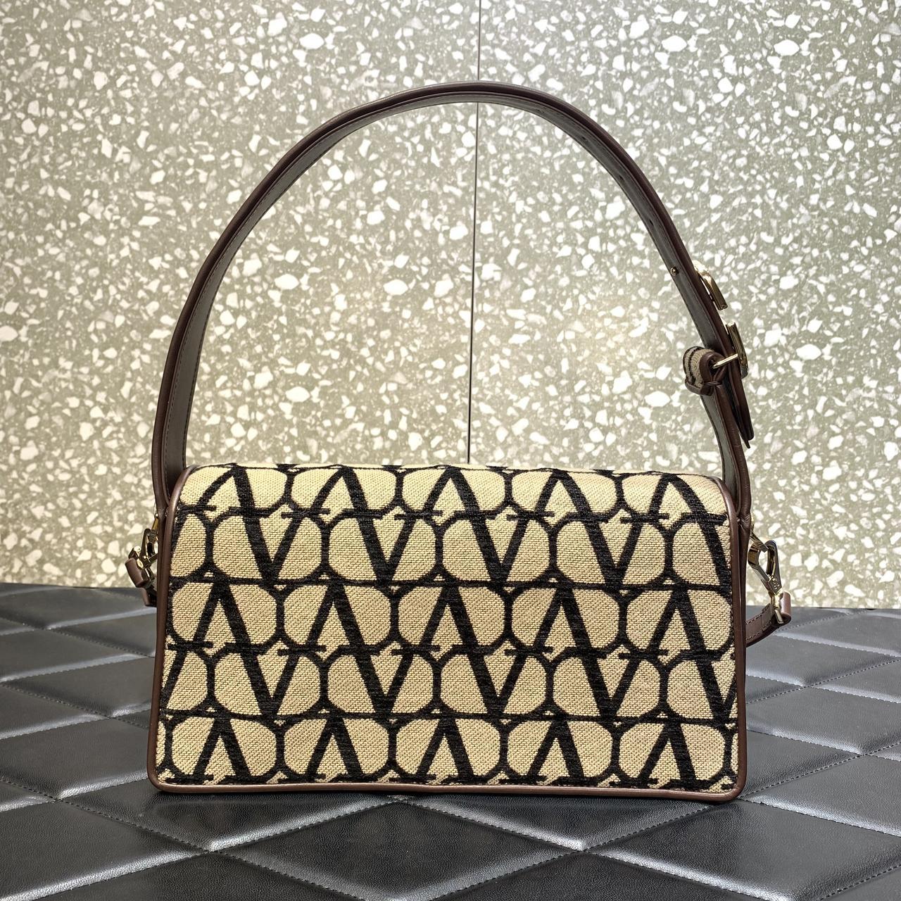 Valenti Le Grand Deuxième Toile Iconographe Shoulder Bag - FashionPlug