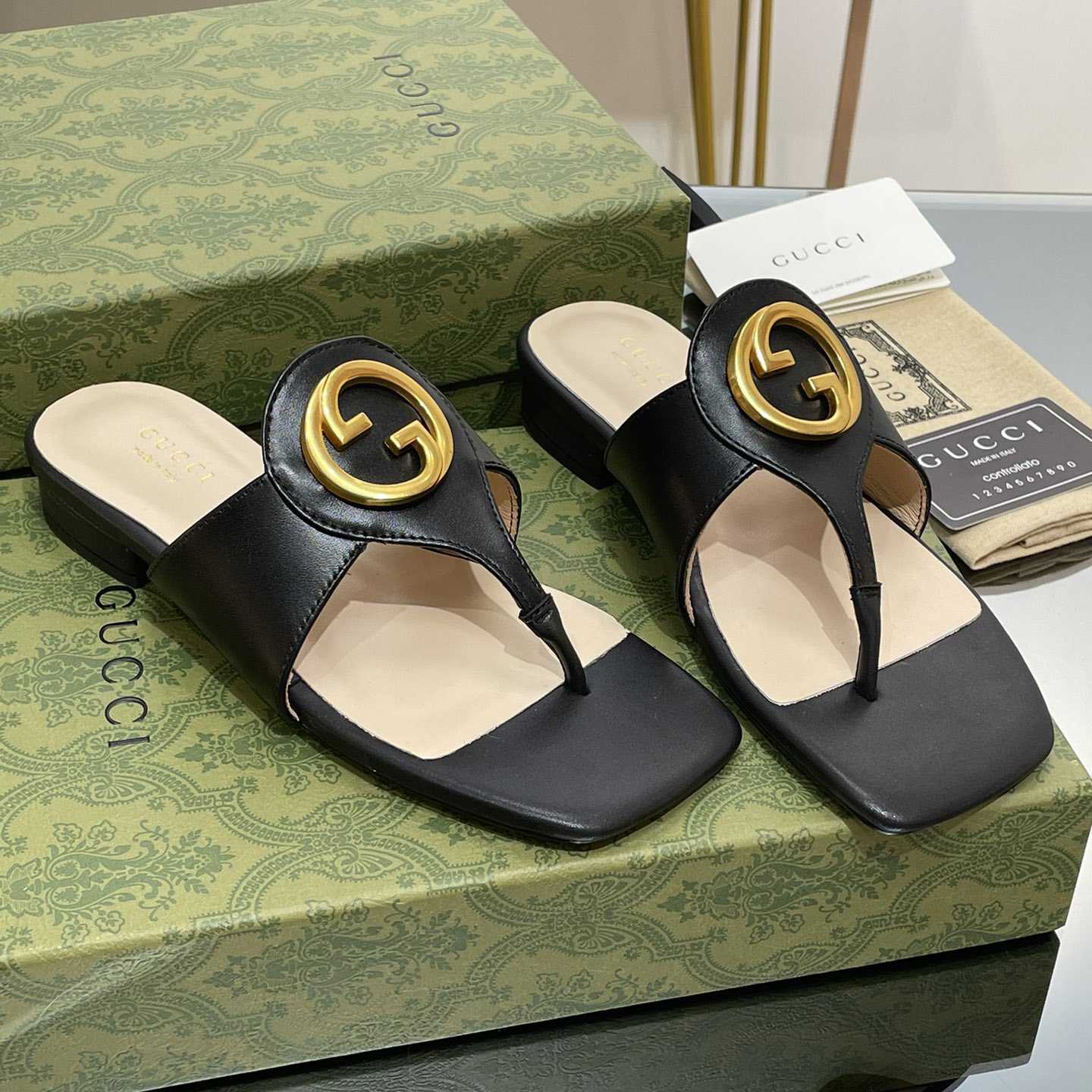 Gucci Women's Gucci Blondie Thong Sandal - FashionPlug
