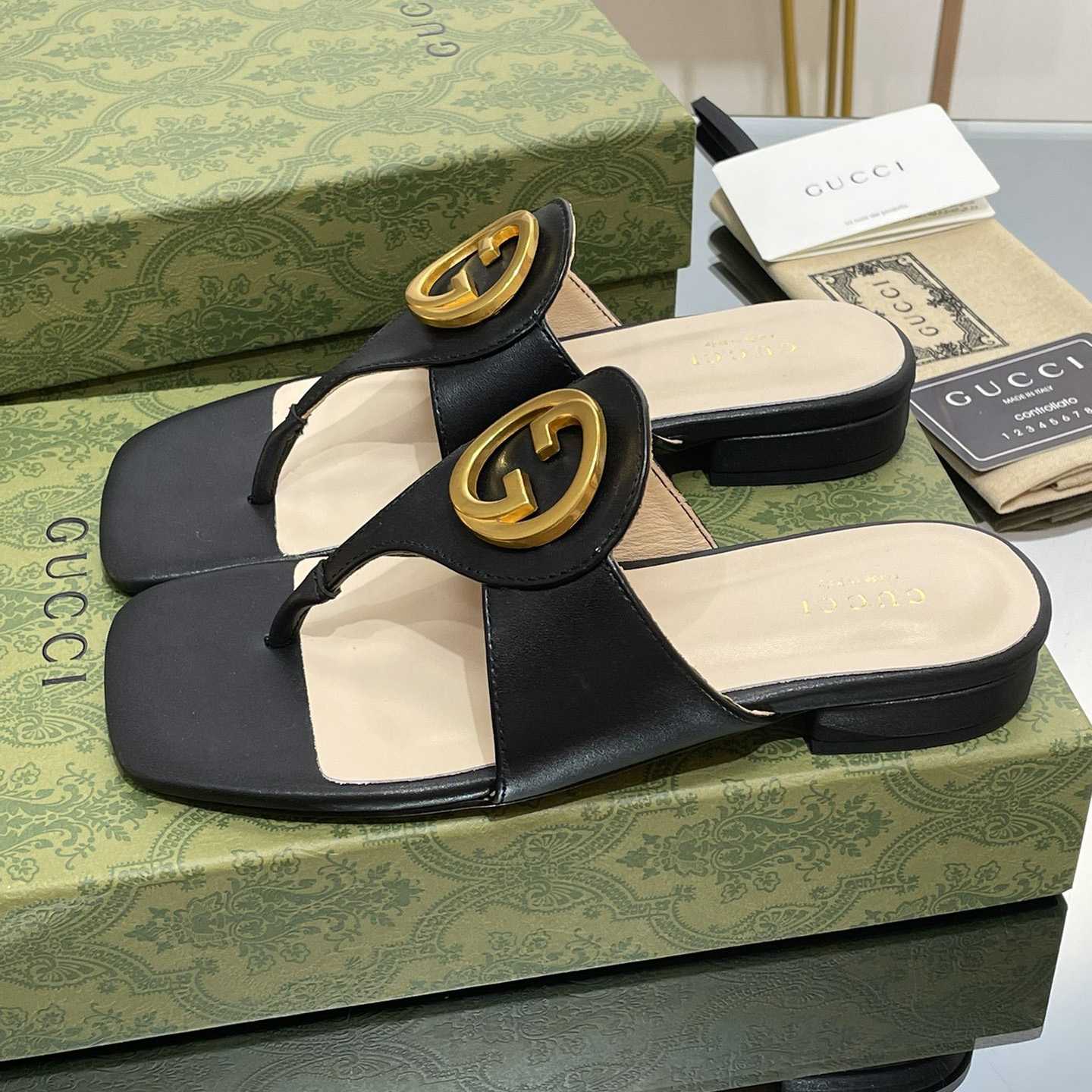 Gucci Women's Gucci Blondie Thong Sandal - FashionPlug
