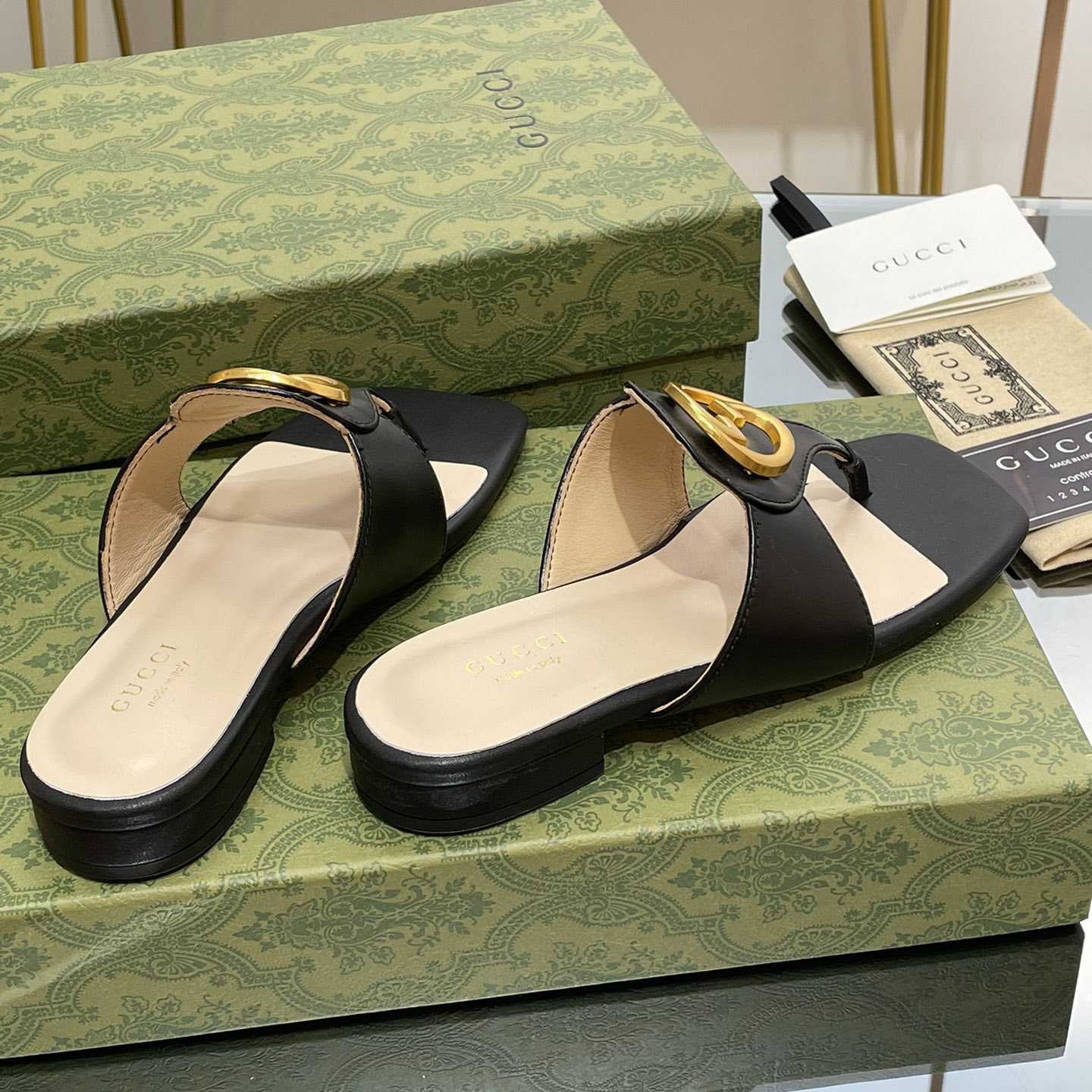 Gucci Women's Gucci Blondie Thong Sandal - FashionPlug