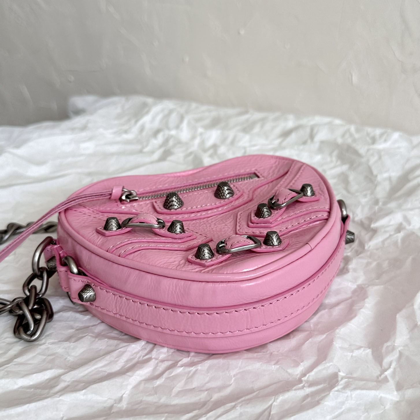 Balenciaga Le Cagole Heart Mini Bag In Pink  (16-12.7-4.5cm) - FashionPlug