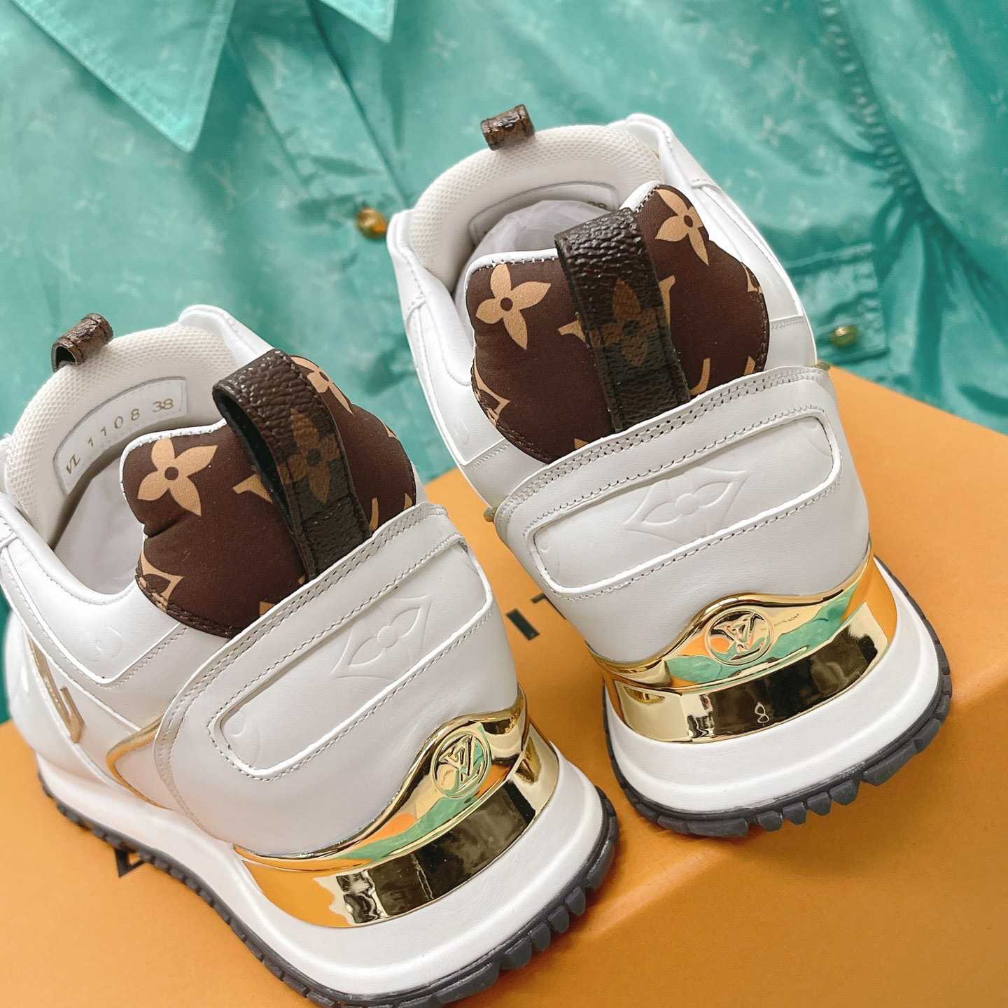 Louis Vuitton Run Away Sneaker      1AAP3T - FashionPlug