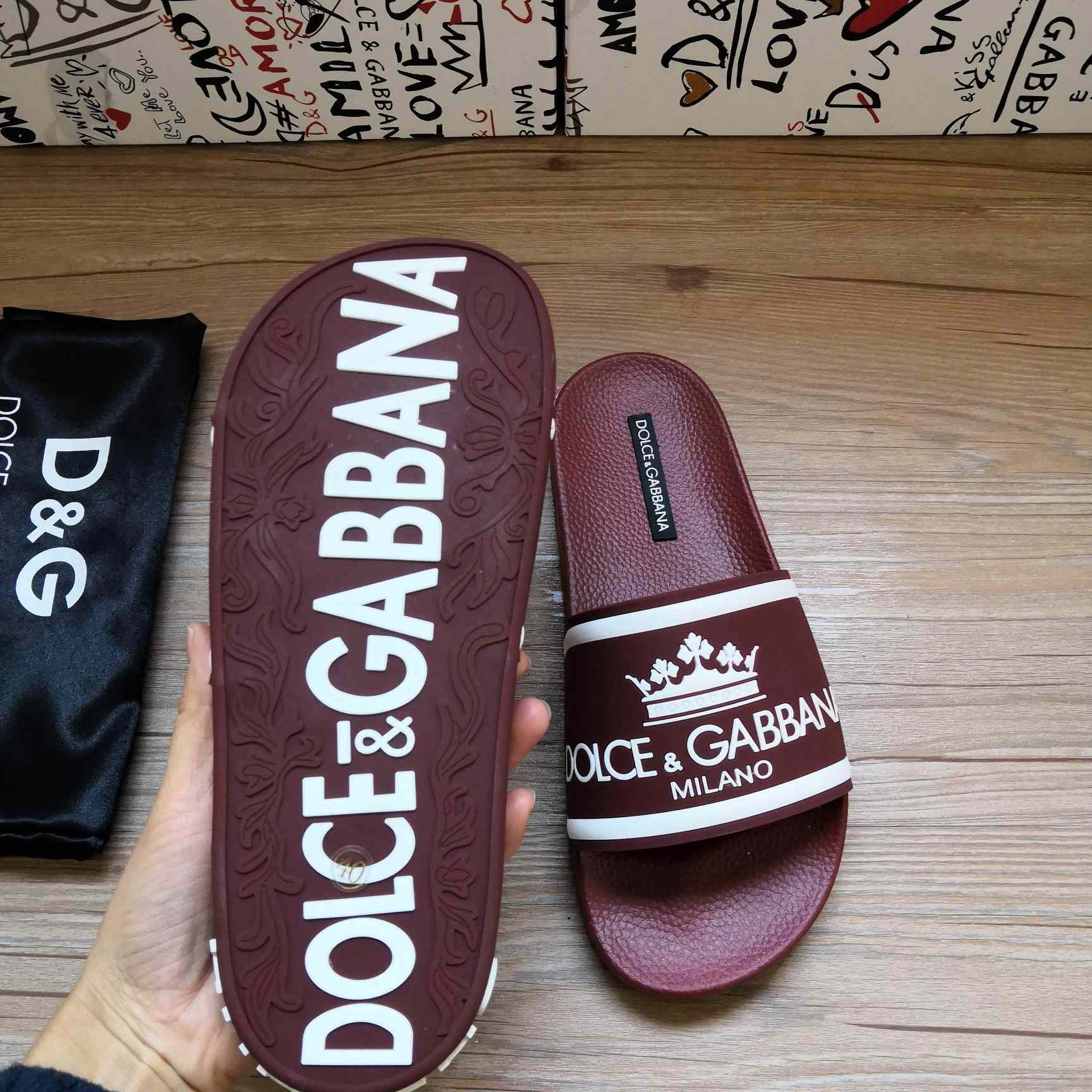 Dolce & Gabbana Logo Slides - FashionPlug