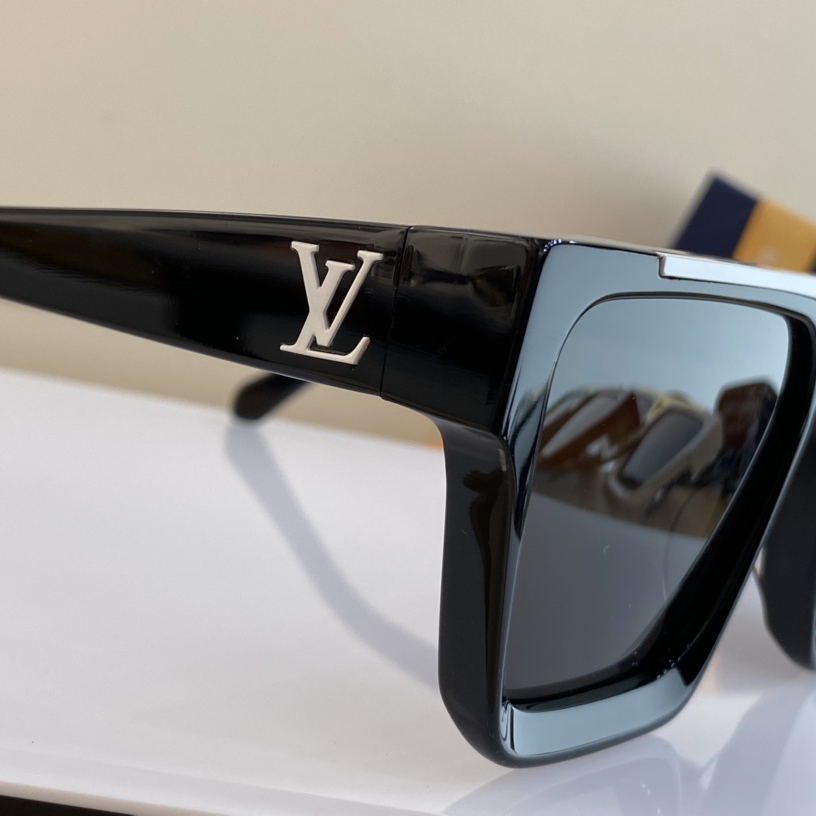 Louis Vuitton 1.1 Evidence Sunglasses    Z1682W - FashionPlug