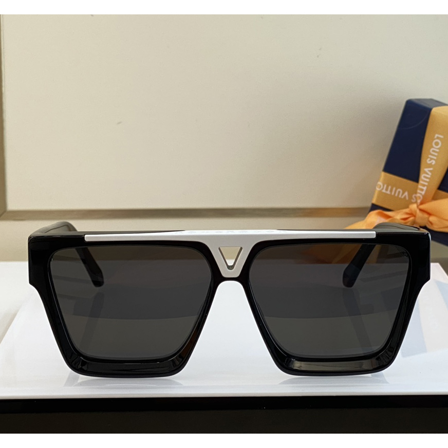 Louis Vuitton 1.1 Evidence Sunglasses    Z1682W - FashionPlug