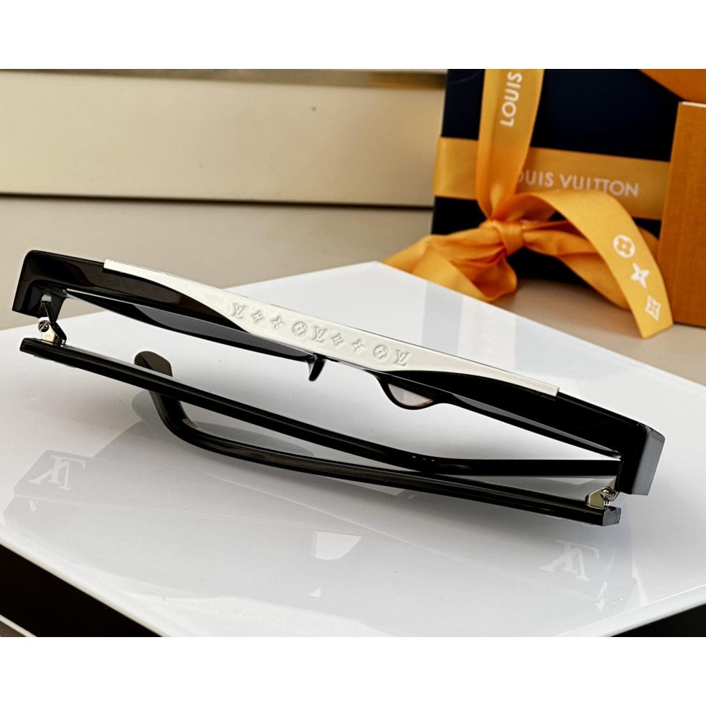 Louis Vuitton 1.1 Evidence Sunglasses    Z1682W - FashionPlug