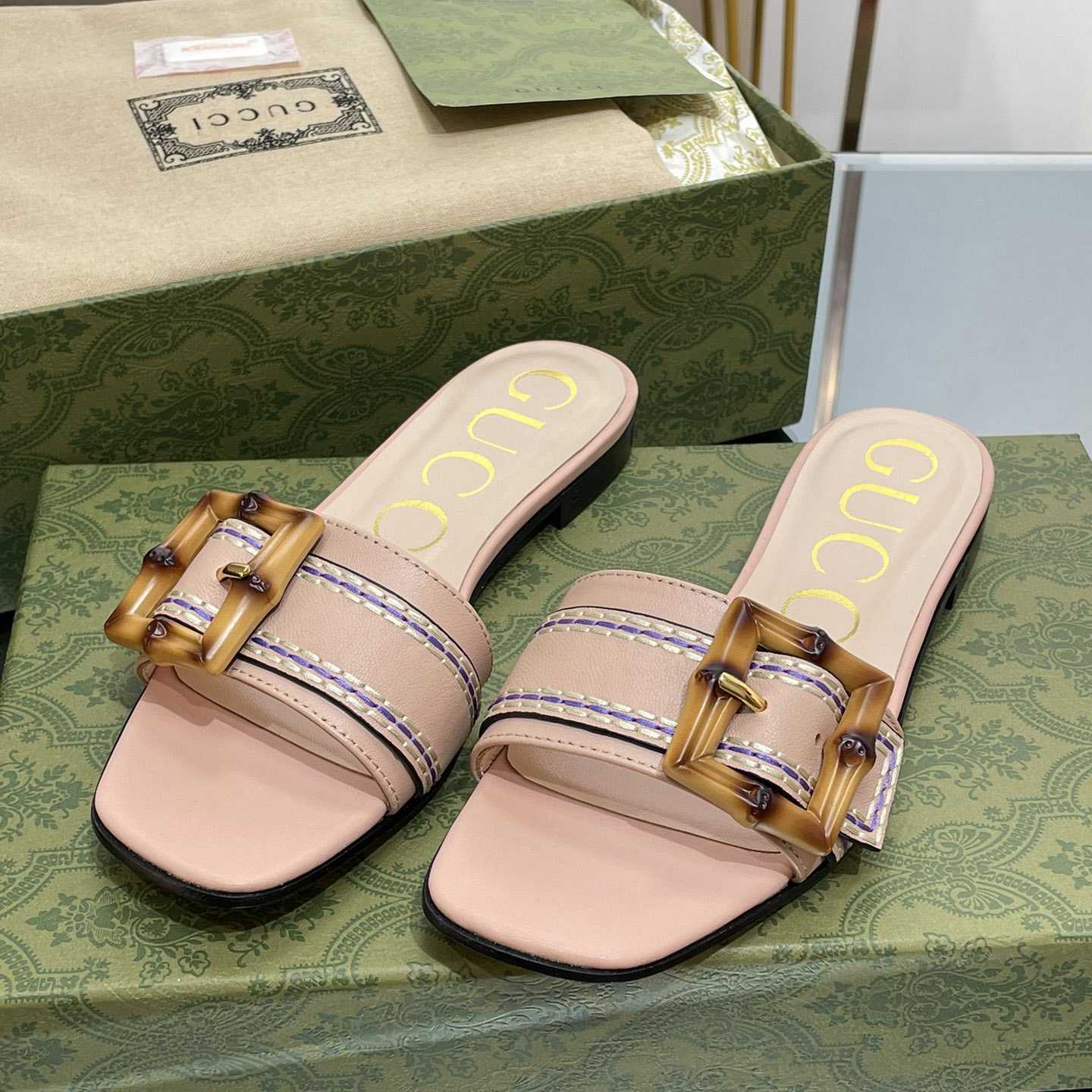 Gucci Women's Slide Sandal With Bamboo Buckle - FashionPlug