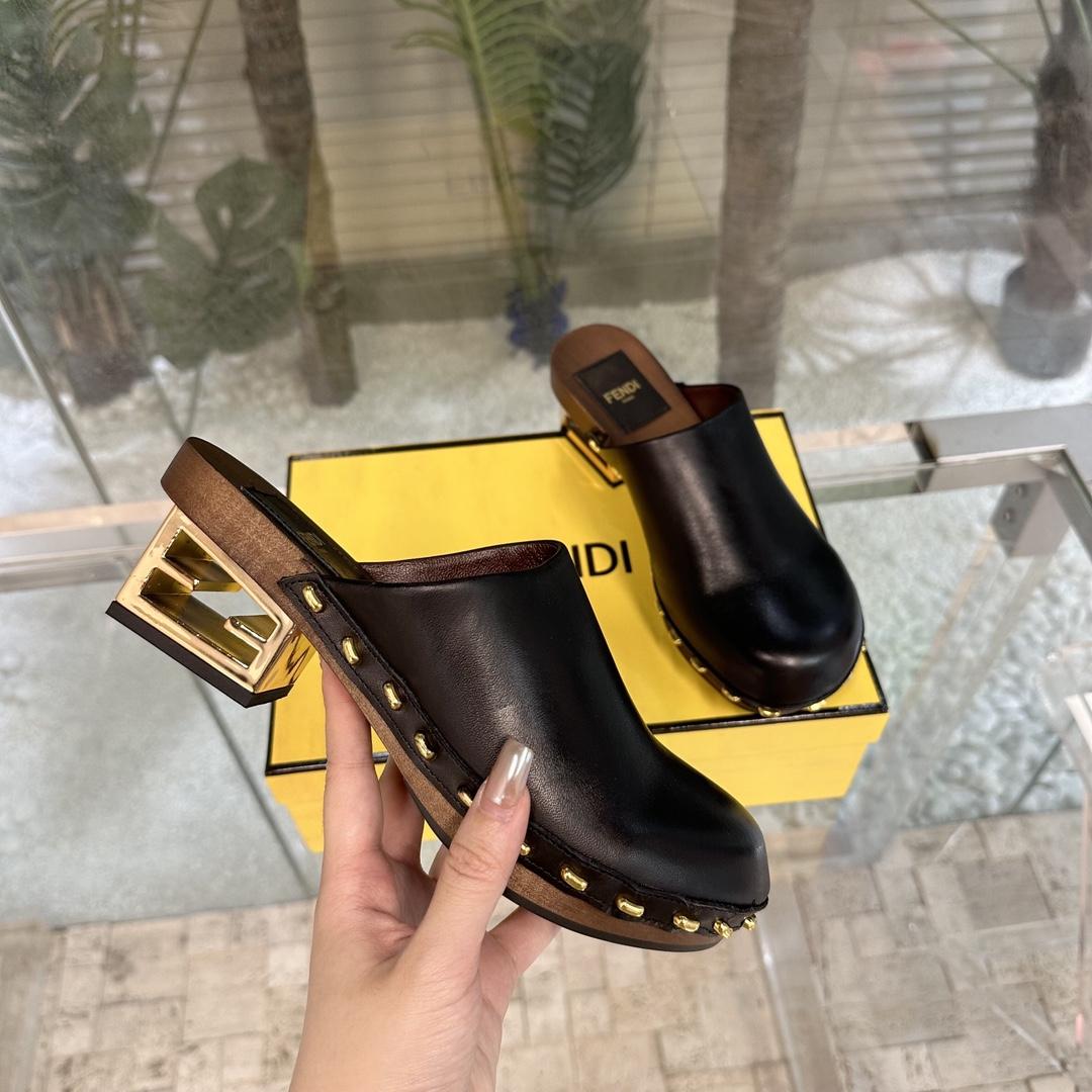 Fendi Baguette Show Black Leather Medium-heel Clogs - FashionPlug