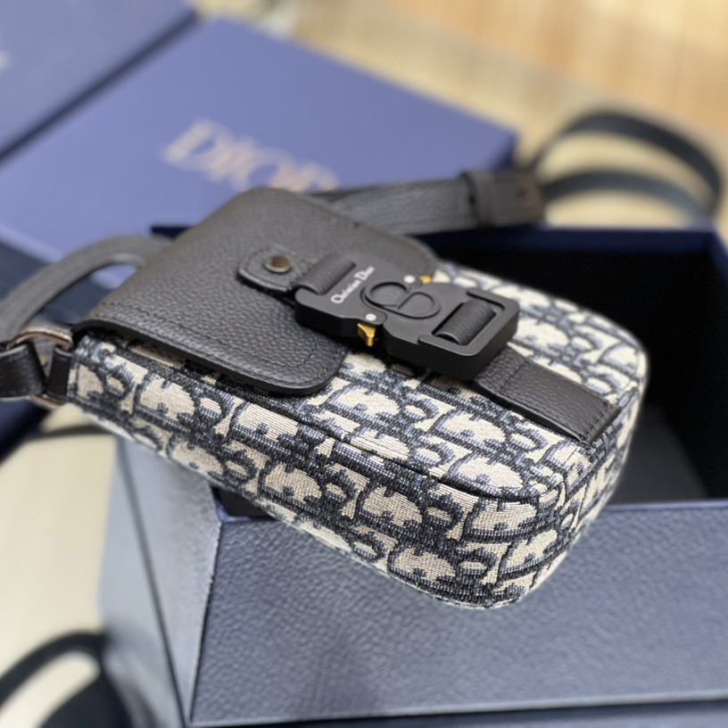 Dior Saddle Vertical Pouch With Strap  - FashionPlug