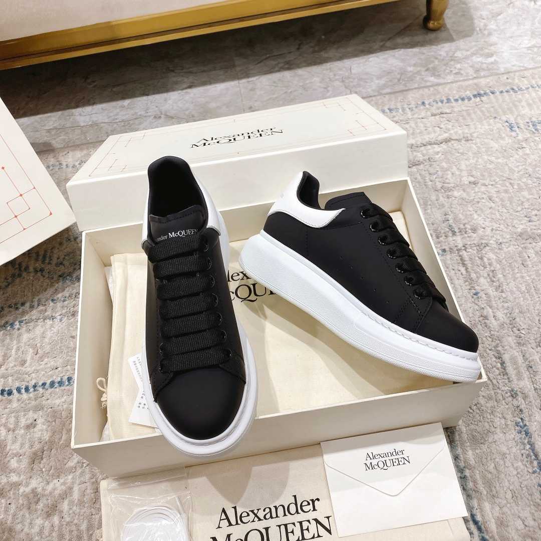 Alexander Mqueen Oversized Sneaker in Black - FashionPlug