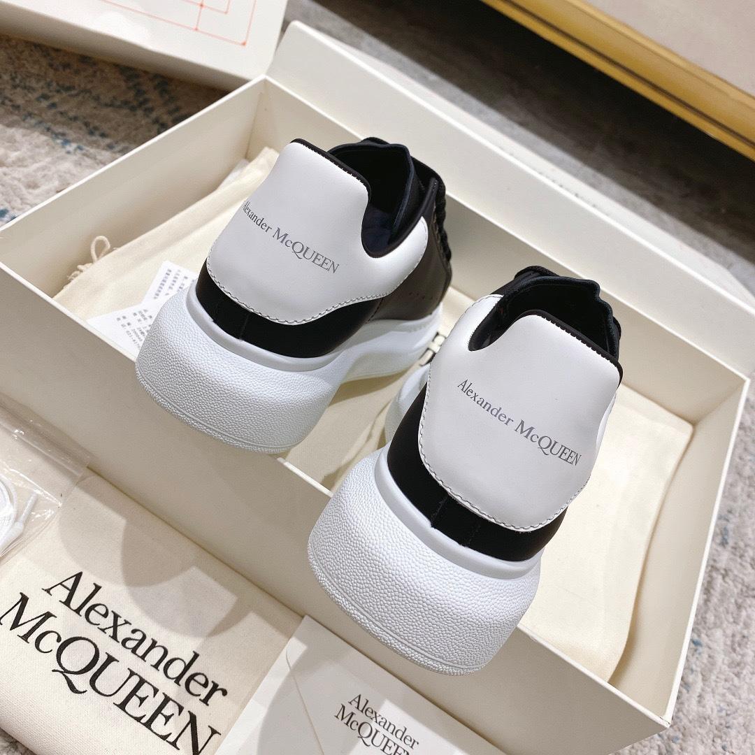 Alexander Mqueen Oversized Sneaker in Black - FashionPlug