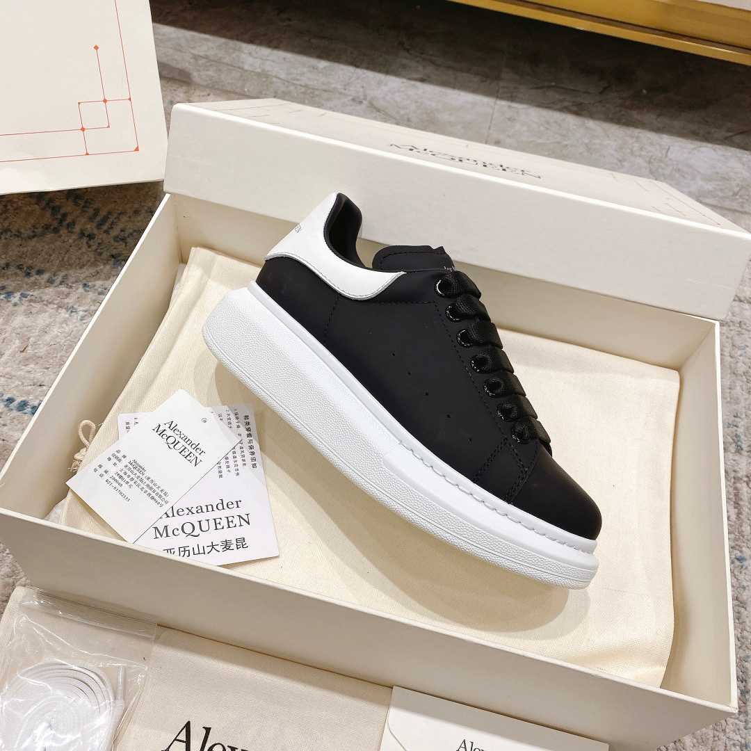 Alexander Mqueen Oversized Sneaker in Black - FashionPlug