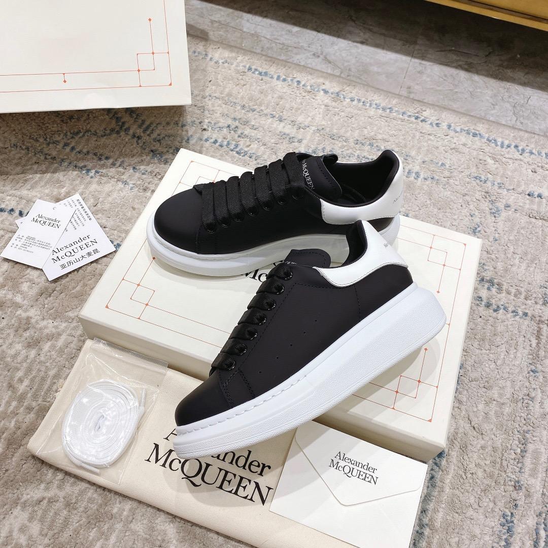 Alexander Mqueen Oversized Sneaker in Black - FashionPlug