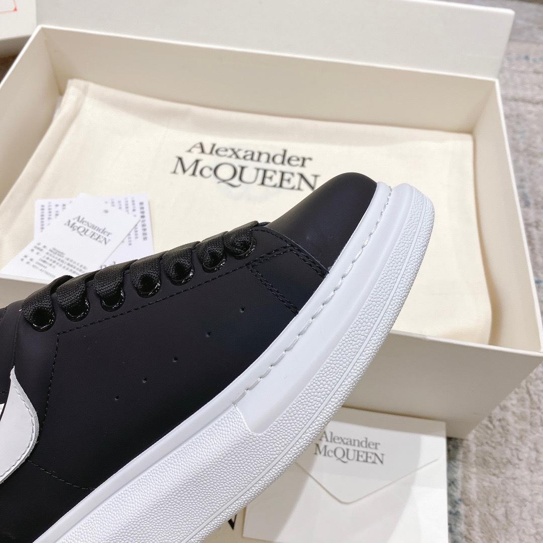 Alexander Mqueen Oversized Sneaker in Black - FashionPlug