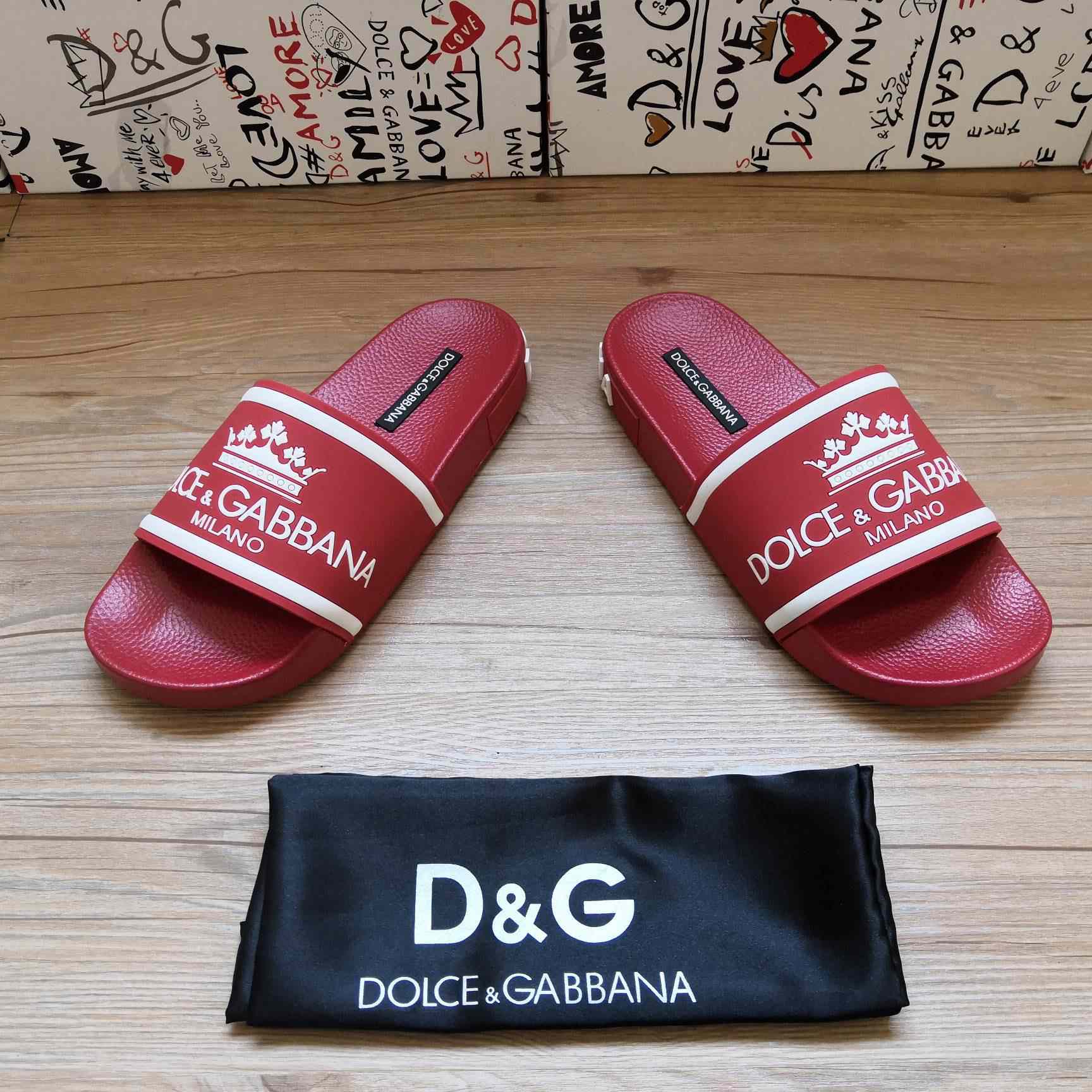 Dolce & Gabbana Logo Slides - FashionPlug