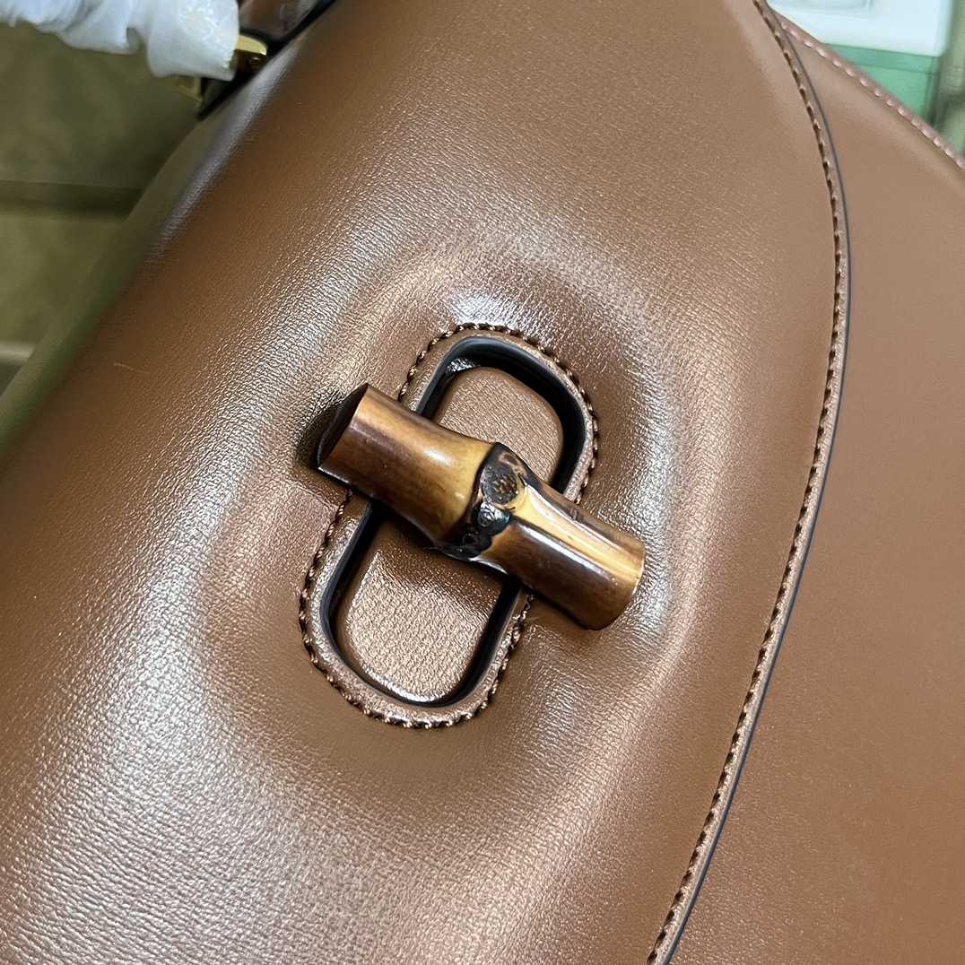 Gucci Bamboo 1947 Medium Top Handle Bag(26-17-9cm) - FashionPlug