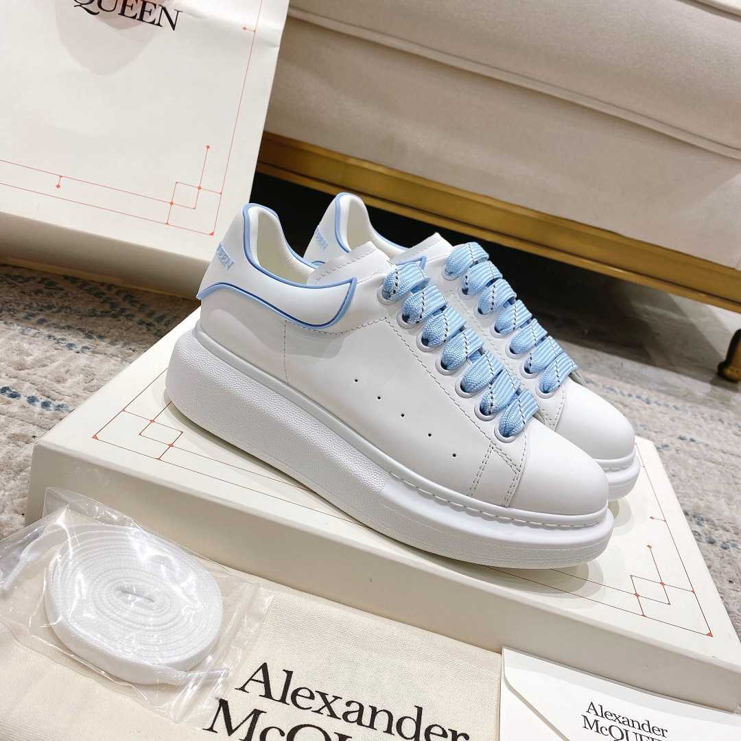Alexander Mqueen Oversized Sneaker In White - FashionPlug
