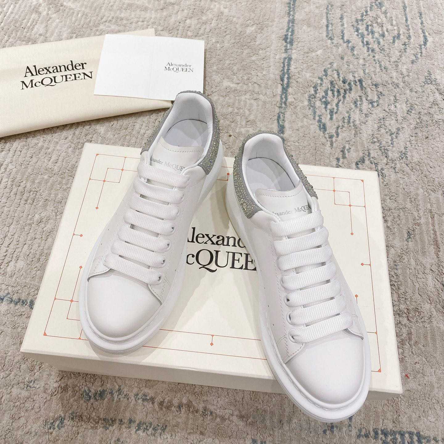 Alexander Mqueen Oversized Sneaker In White - FashionPlug