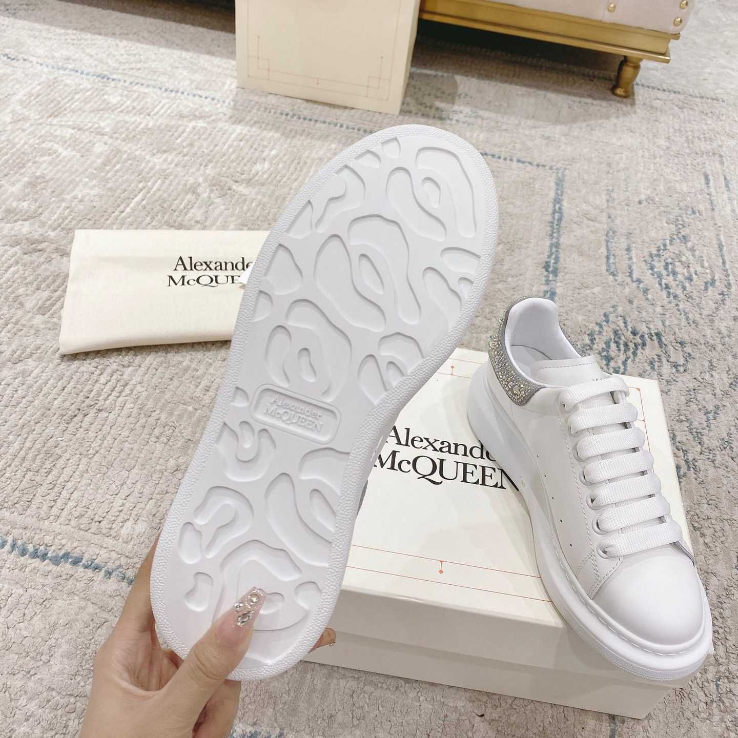 Alexander Mqueen Oversized Sneaker In White - FashionPlug