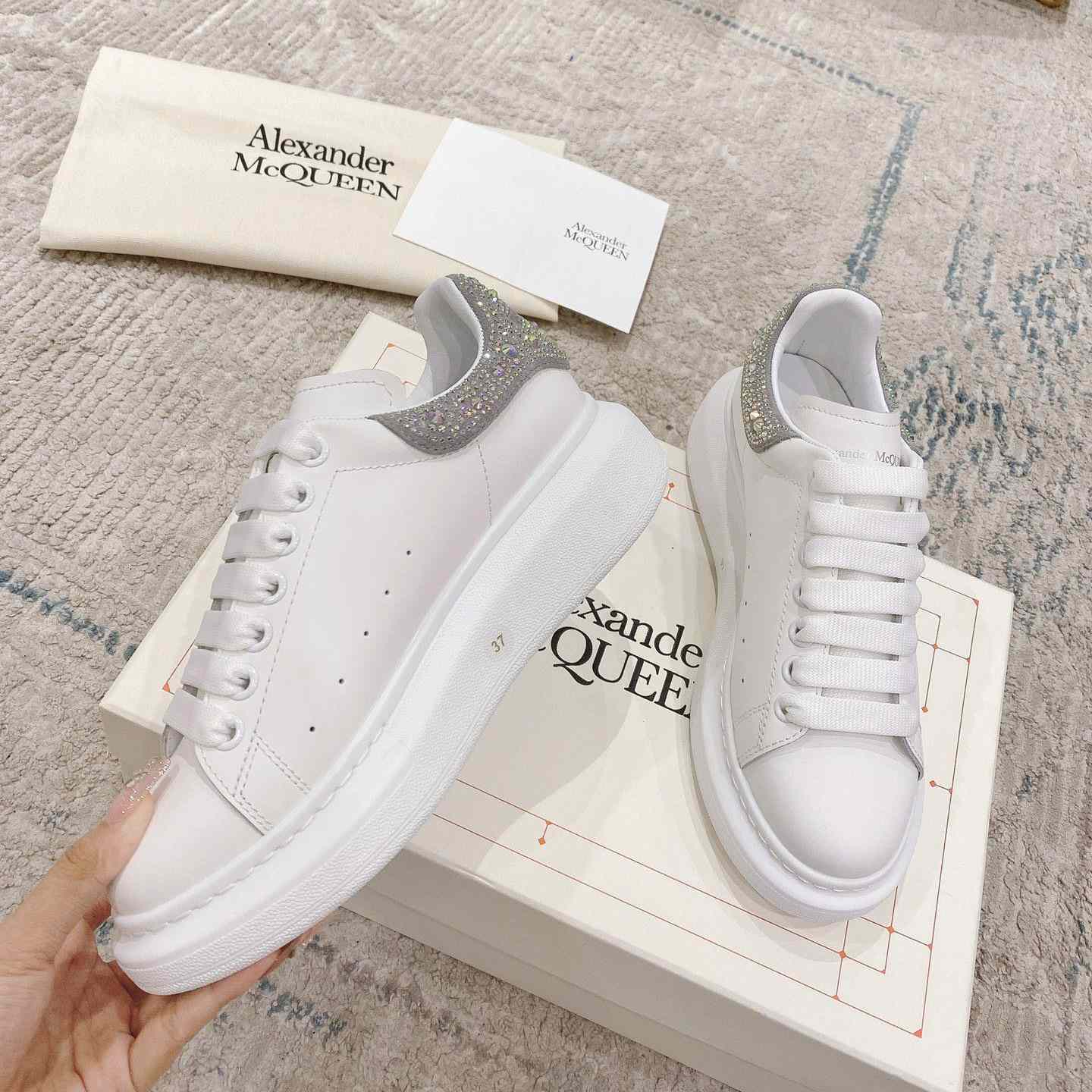 Alexander Mqueen Oversized Sneaker In White - FashionPlug