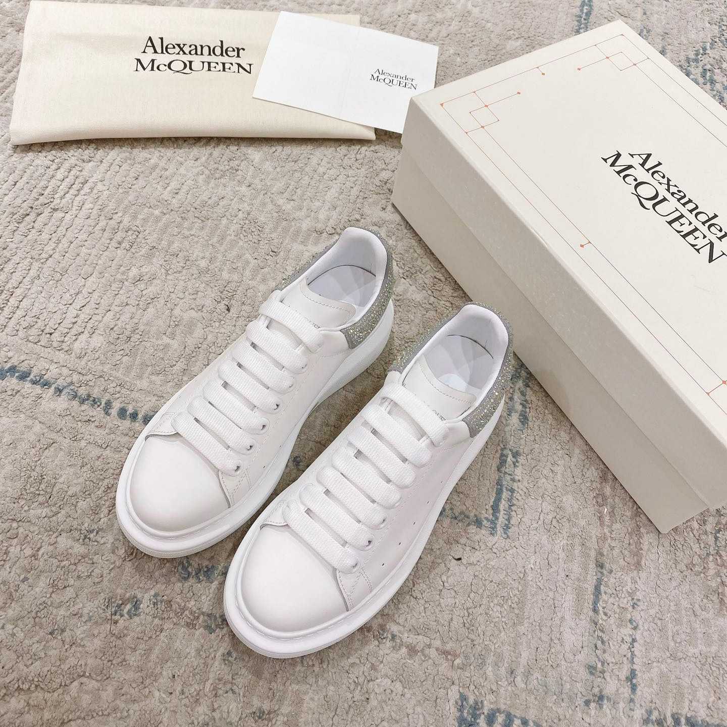 Alexander Mqueen Oversized Sneaker In White - FashionPlug