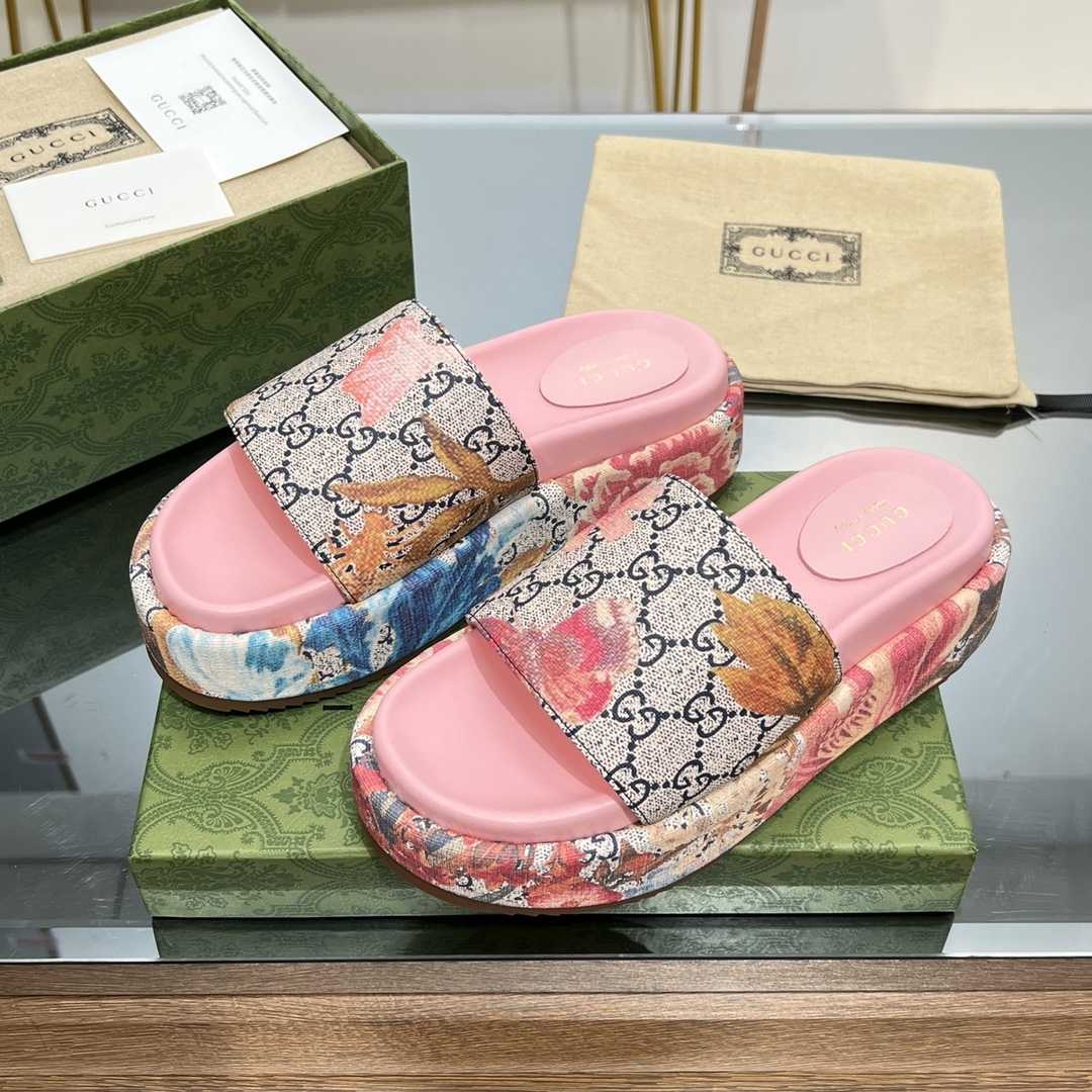 Gucci Women's Flora Sandal - FashionPlug