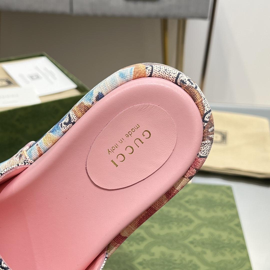 Gucci Women's Flora Sandal - FashionPlug