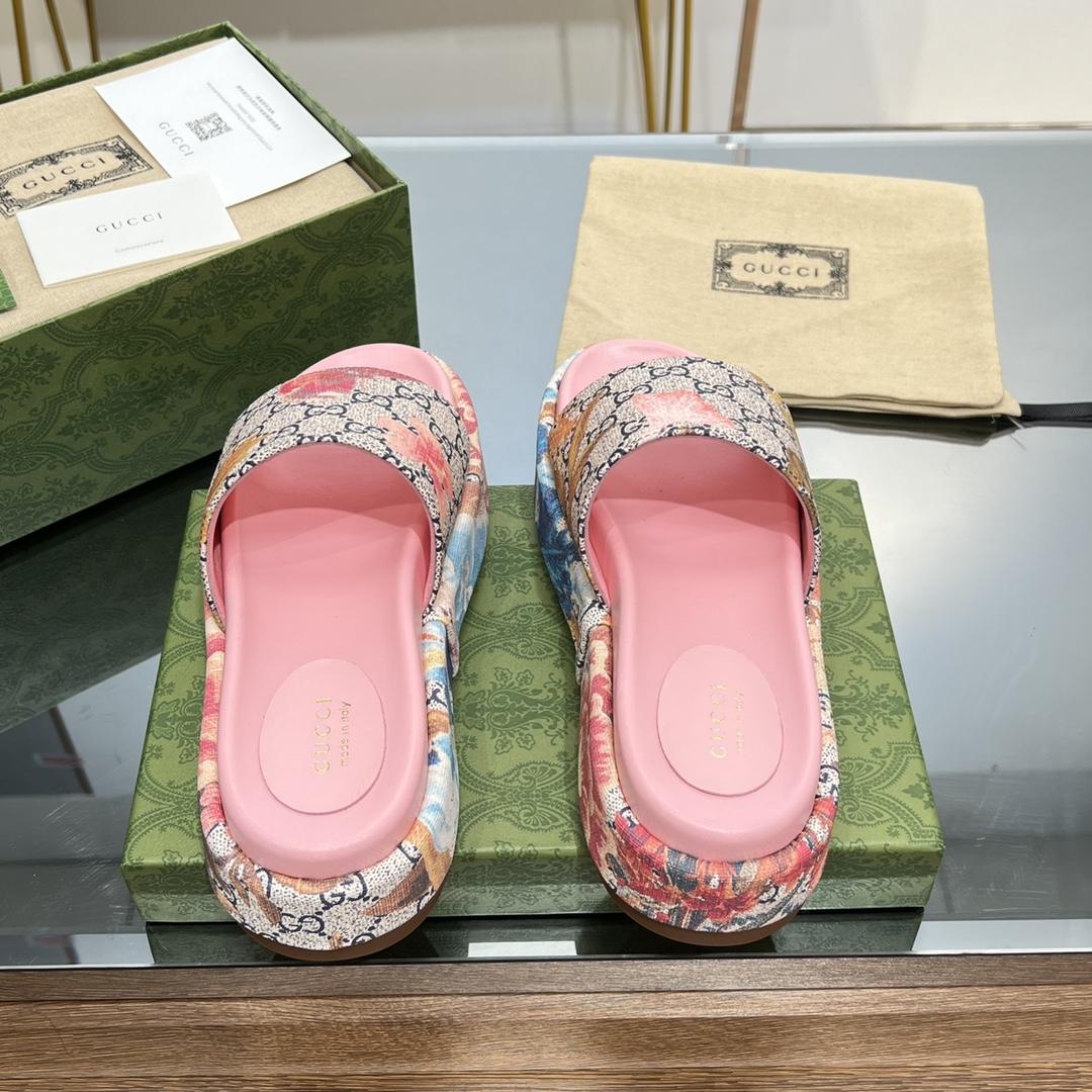 Gucci Women's Flora Sandal - FashionPlug