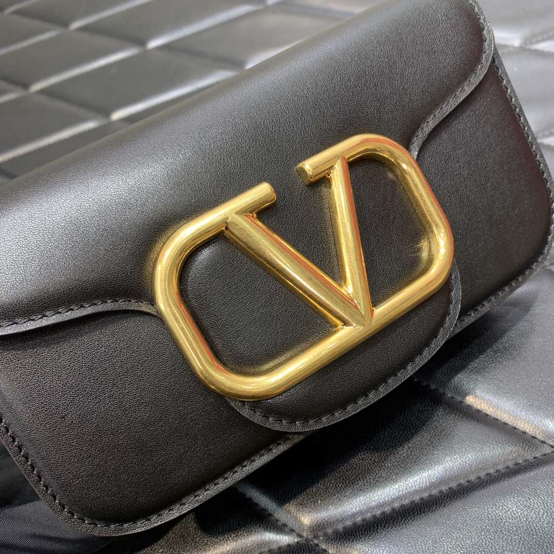 Valenti Locò Small Shoulder Bag In Calfskin - FashionPlug