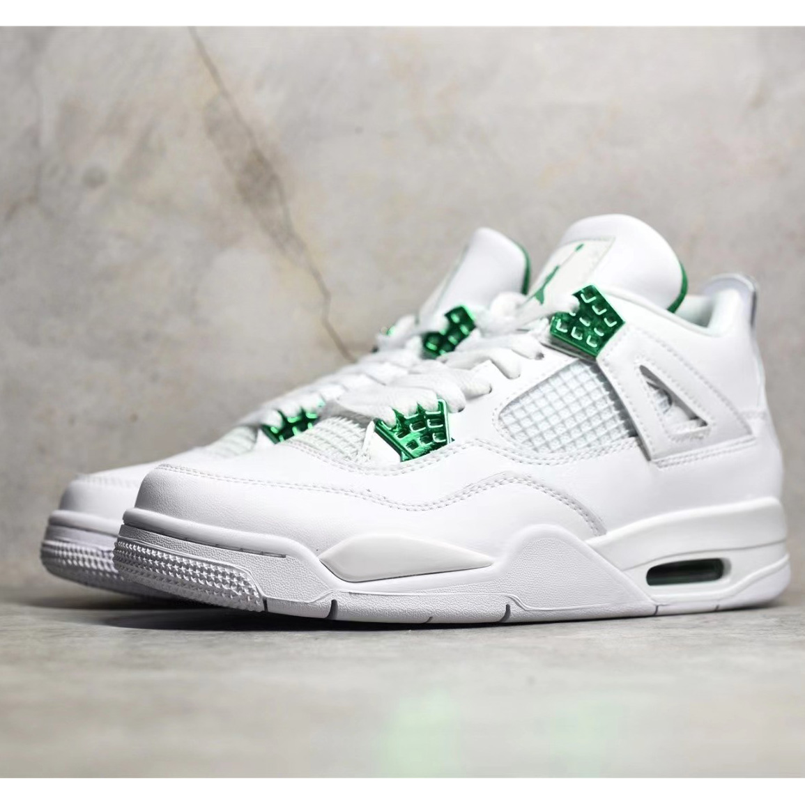 Air Jordan 4 Retro Sneaker      ct8527-113 - FashionPlug