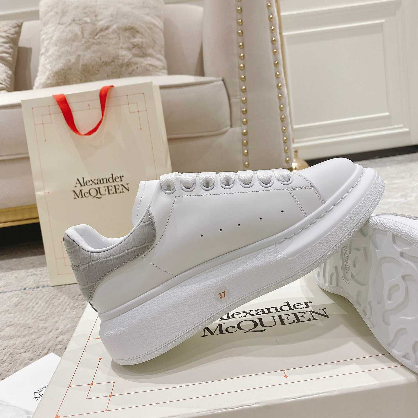Alexander Mqueen Oversized Sneaker In White/Grey - FashionPlug