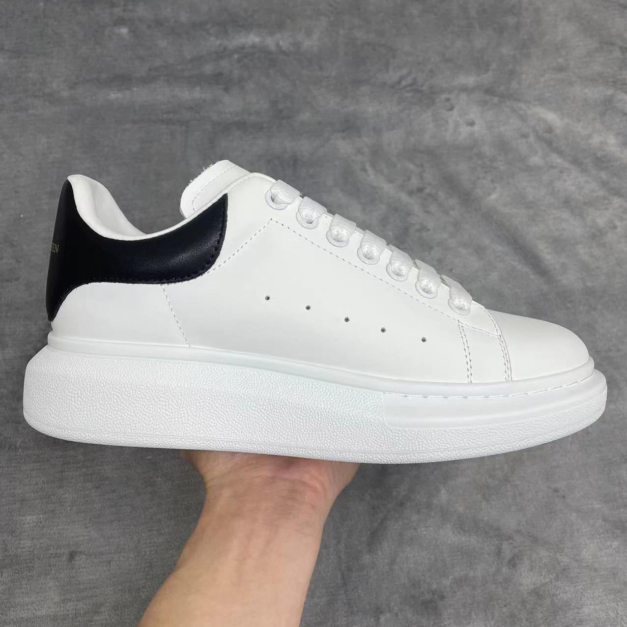 Alexander Mqueen Oversized Sneaker In White - FashionPlug