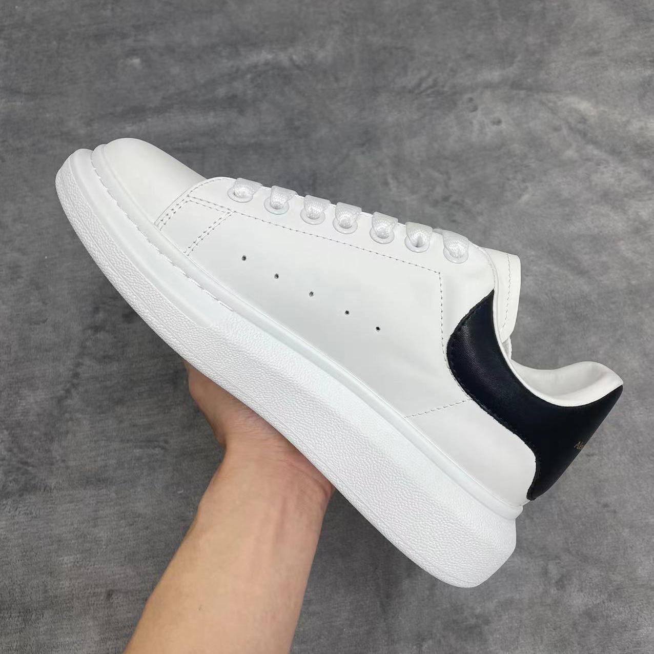 Alexander Mqueen Oversized Sneaker In White - FashionPlug