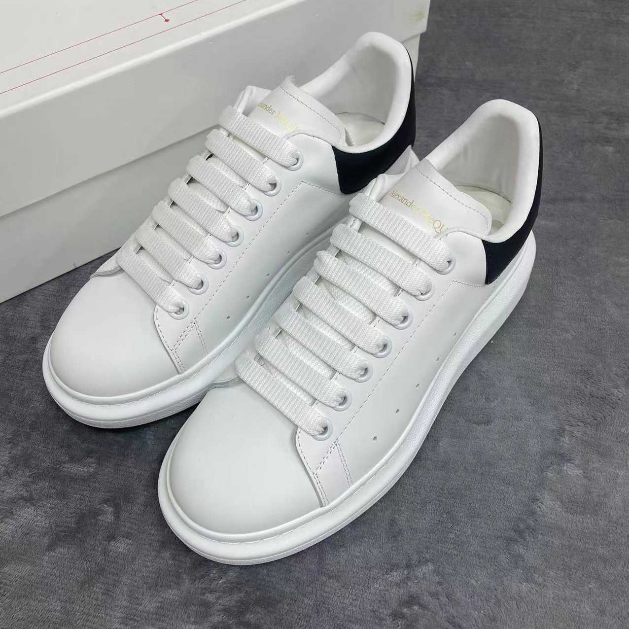 Alexander Mqueen Oversized Sneaker In White - FashionPlug