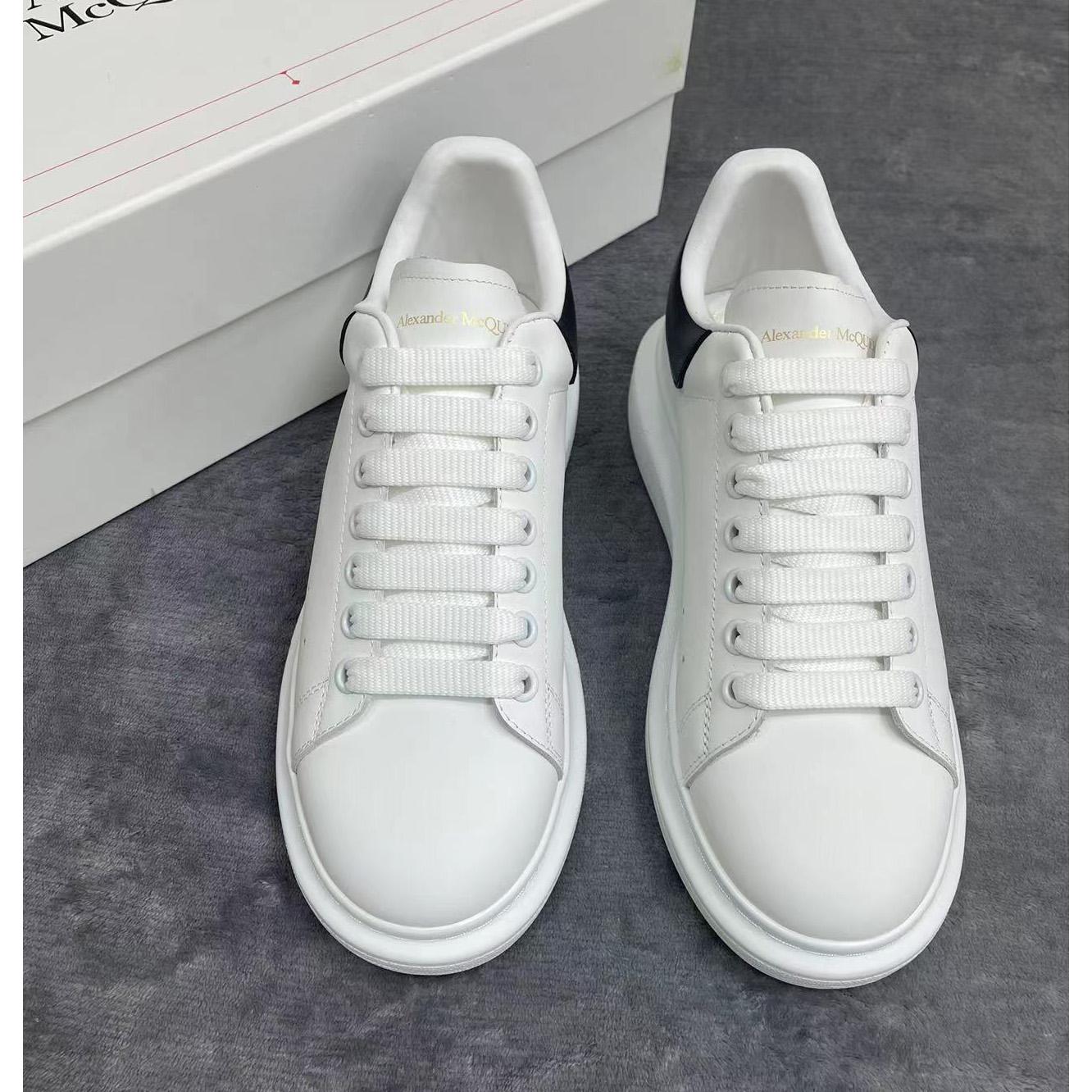 Alexander Mqueen Oversized Sneaker In White - FashionPlug