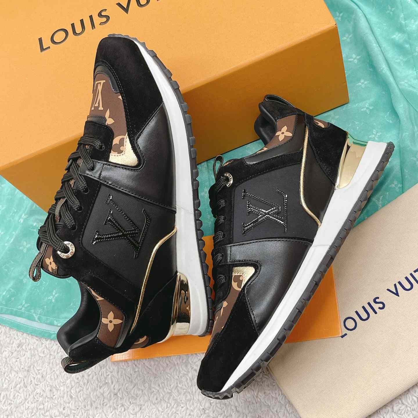 Louis Vuitton Run Away Sneaker      1AAP3D - FashionPlug