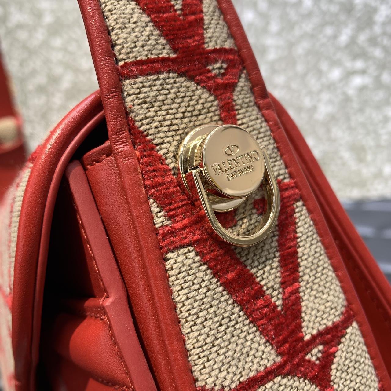 Valenti  Le Grand Deuxième Toile Iconographe Shoulder Bag - FashionPlug