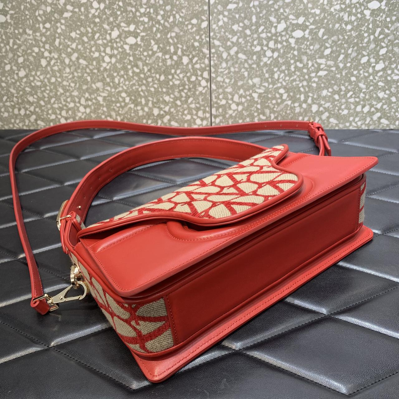 Valenti  Le Grand Deuxième Toile Iconographe Shoulder Bag - FashionPlug