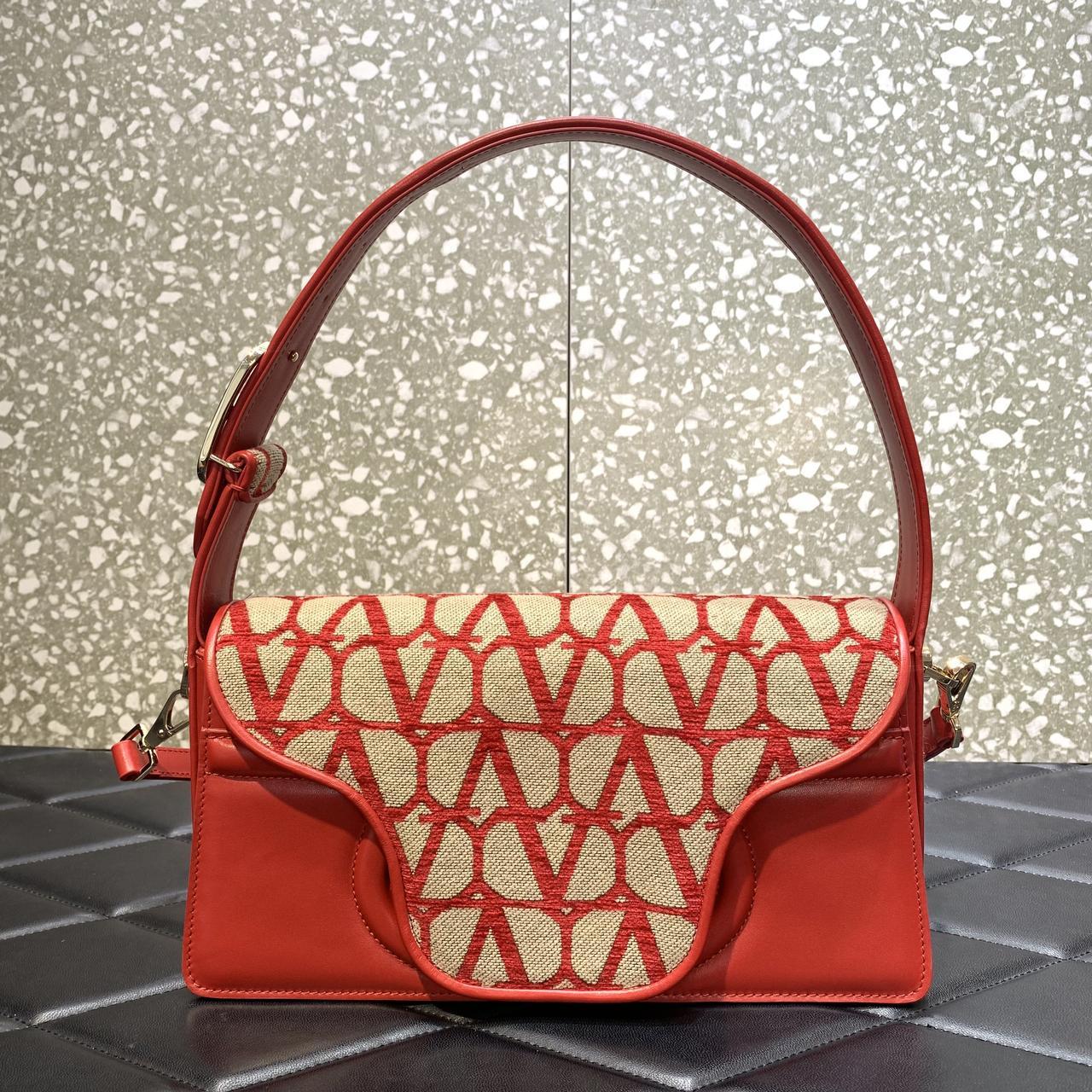 Valenti  Le Grand Deuxième Toile Iconographe Shoulder Bag - FashionPlug
