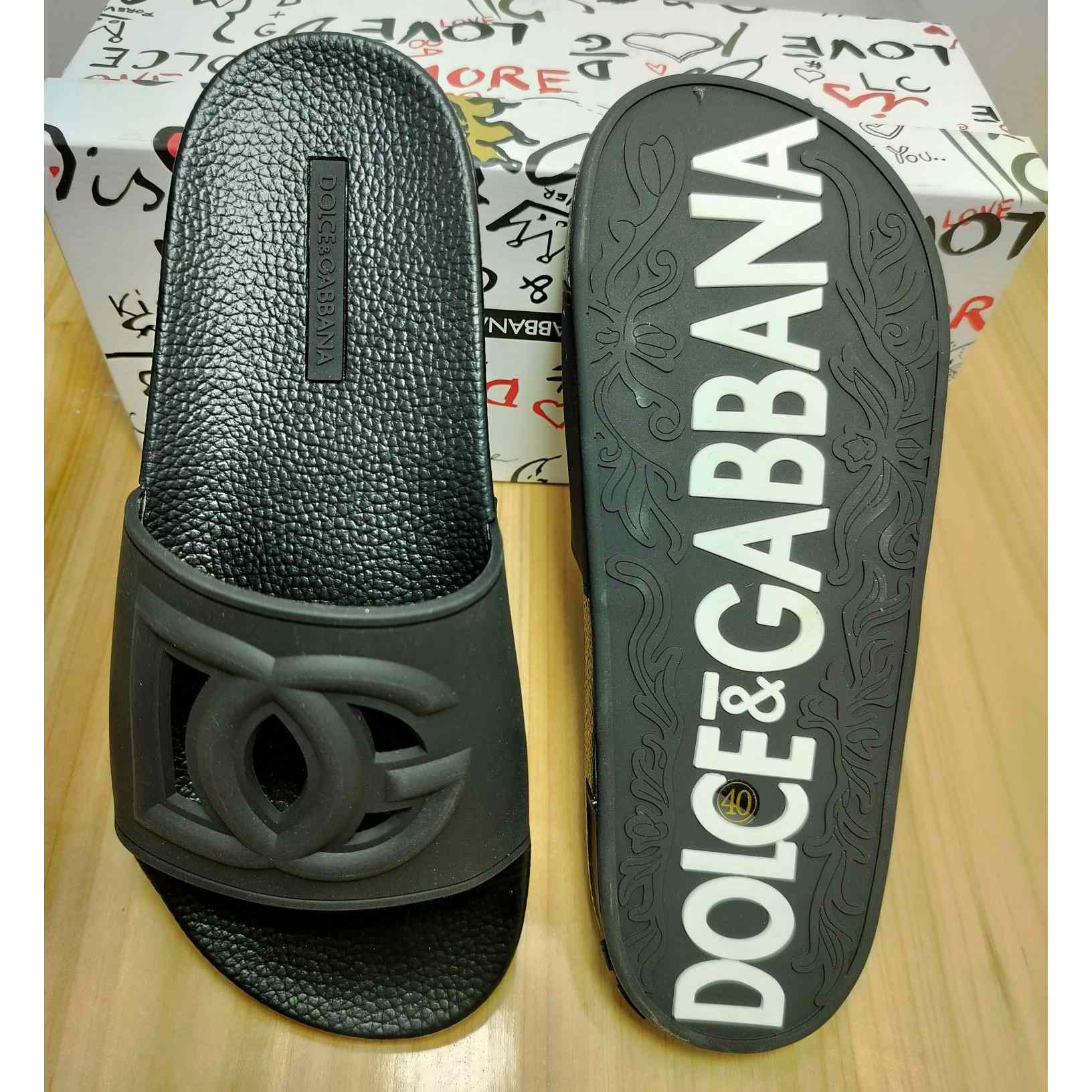 Dolce & Gabbana Rubber Beachwear Slides With DG Millennials Logo - FashionPlug