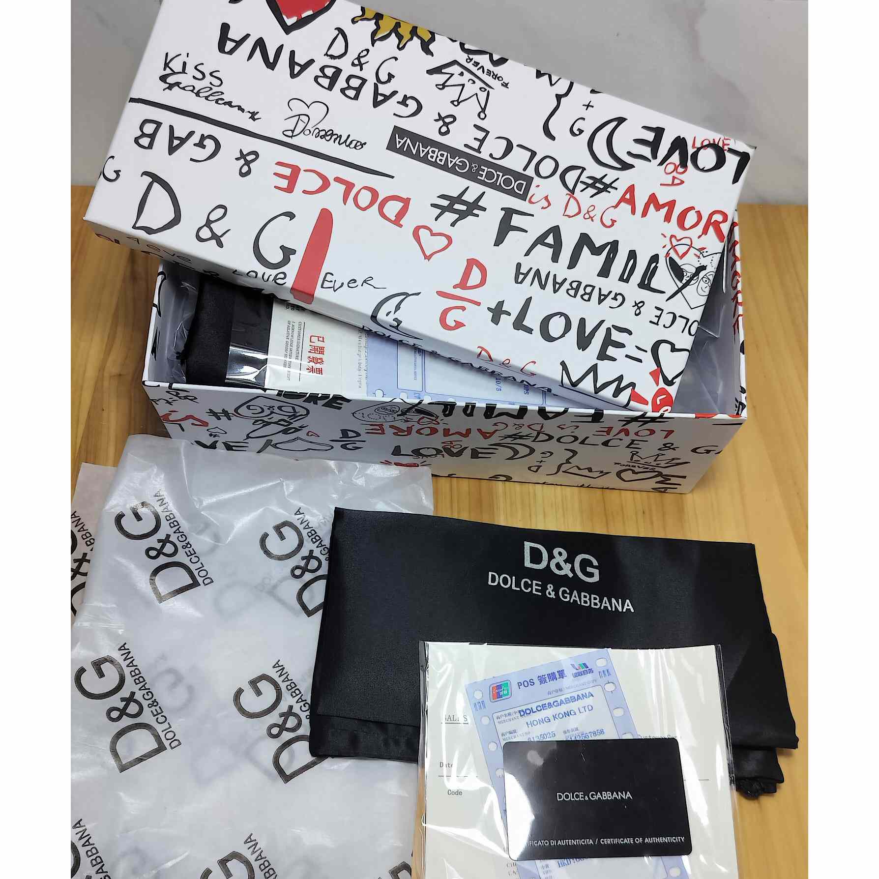 Dolce & Gabbana Rubber Beachwear Slides With DG Millennials Logo - FashionPlug