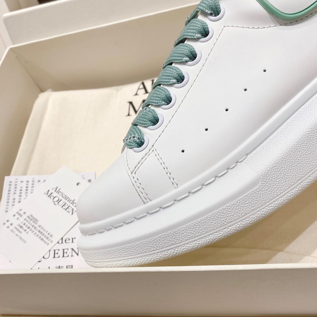 Alexander Mqueen Oversized Sneaker In White - FashionPlug