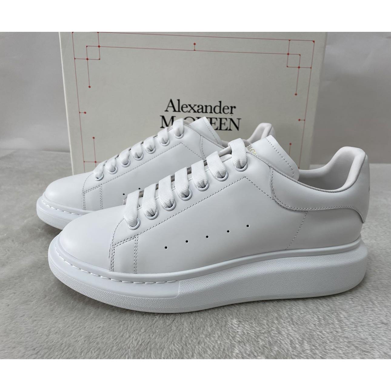 Alexander Mqueen Oversized Sneaker In White - FashionPlug