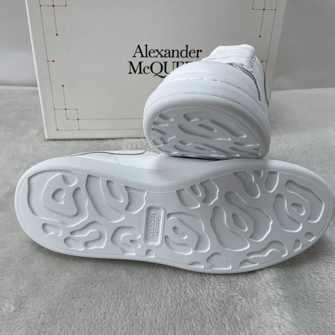 Alexander Mqueen Oversized Sneaker In White - FashionPlug