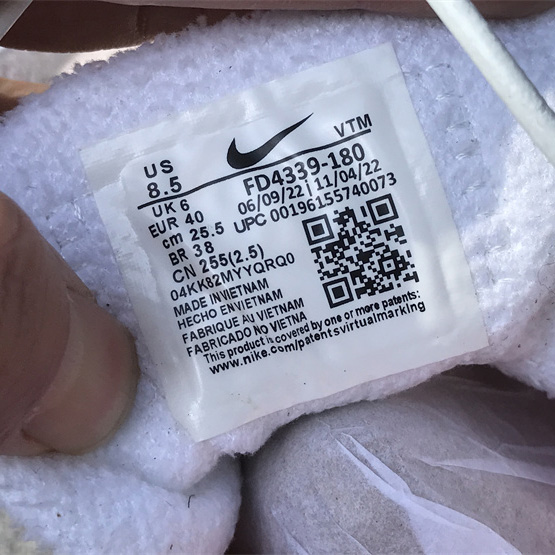 Nike Air Max Scorpion Sneaker          FD4339-180 - FashionPlug