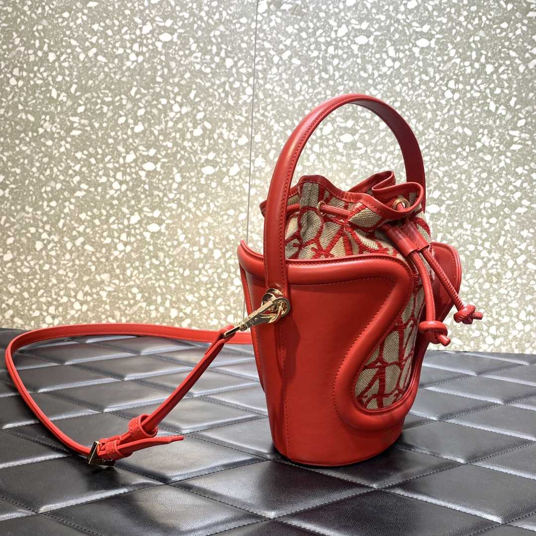 Valenti Le Cinquième Toile Iconographe Bucket Bag - FashionPlug