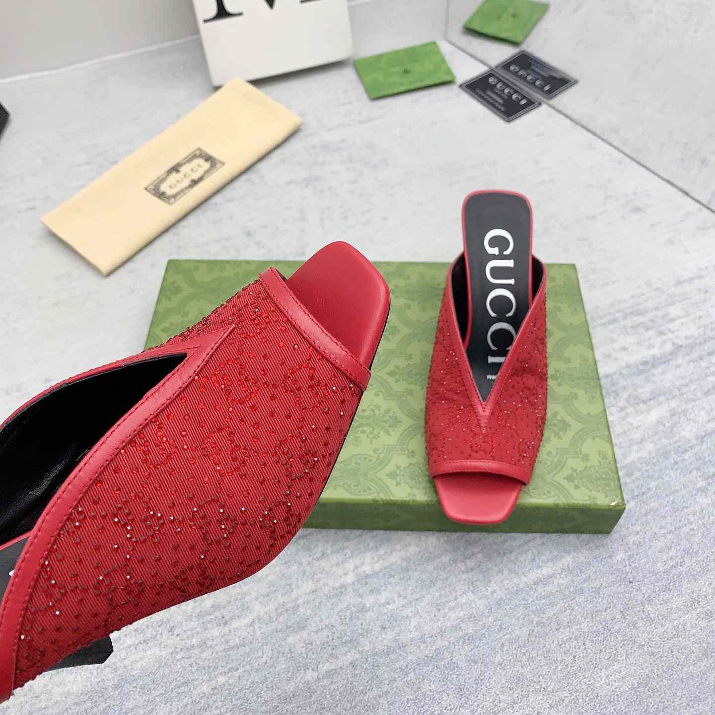 Gucci Women's GG Slide Sandal - FashionPlug