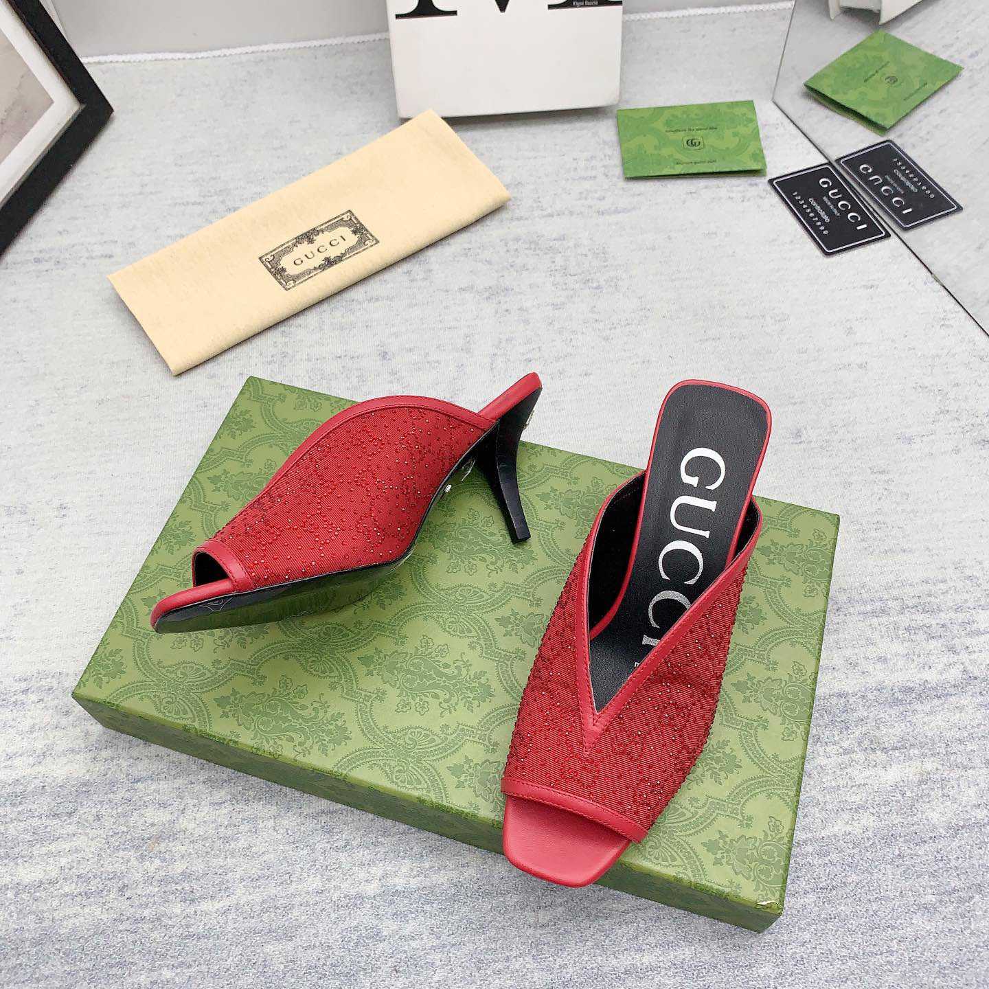 Gucci Women's GG Slide Sandal - FashionPlug