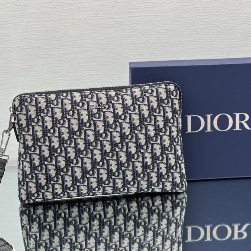 Dior Pouch  - FashionPlug