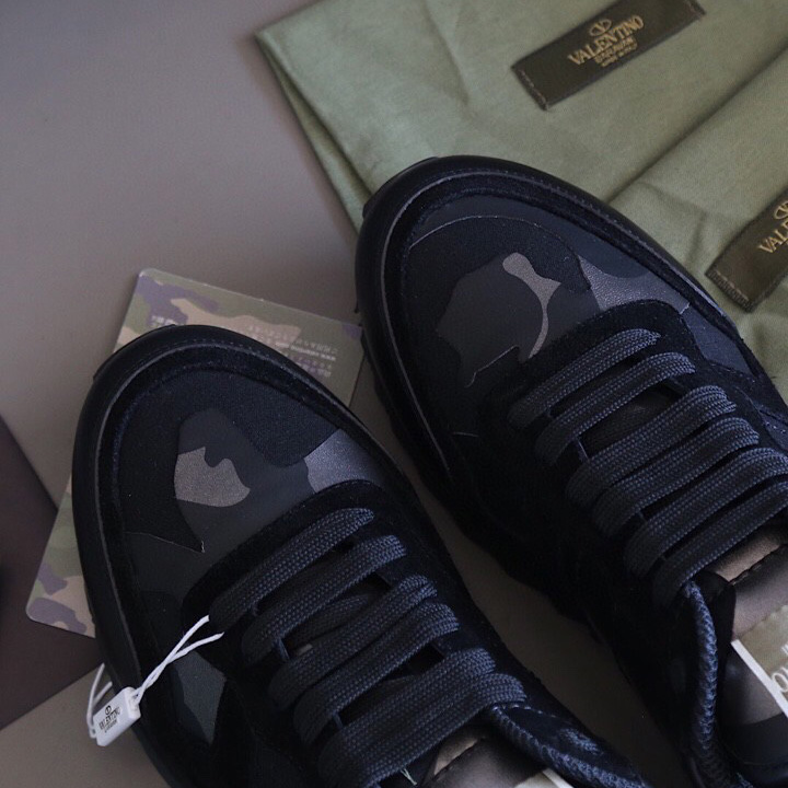 Valenti Garavani Black Rockrunner Sneakers - FashionPlug